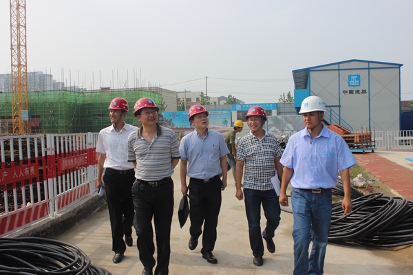 詹先豪、杨晓彬一行到滨湖项目指导事情